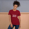 Train hard, turn heads - Unisex T-shirt