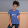 Train hard, turn heads - Unisex T-shirt
