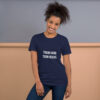 Train hard, turn heads - Unisex T-shirt
