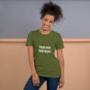 Train hard, turn heads - Unisex T-shirt